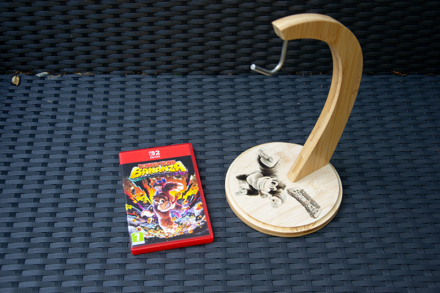 Donkey Kong Bananza inspired - Banana Tree Holder (wired controller stand)