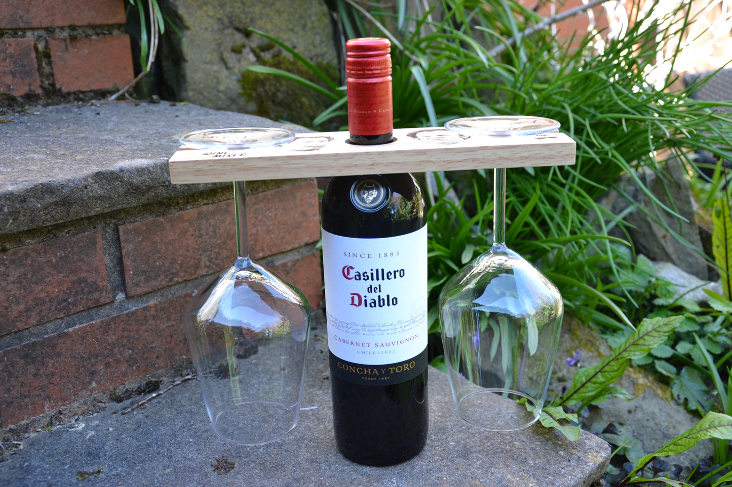 Catalina Wine Mixer - Step Brothers inspired Wine Glass Holder // Perfect for anyone who loves wine and this cult classic comedy movie