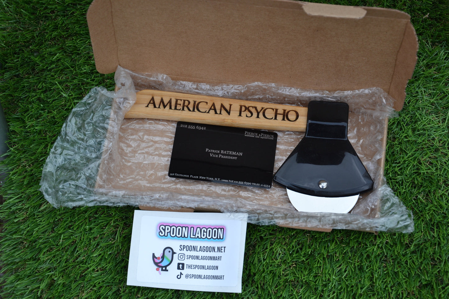 American Psycho Pizza Cutter Axe - Patrick Bateman - Horror Cinema Kitchenware - Do You Like Huey Lewis & The News?